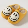 Merkloos Schoencadeautjes Sinterklaas - Open Sloffen - Pantoffels - Sloffen - Pantoffels Dames - Pantoffels Heren - Smiley Sloffen